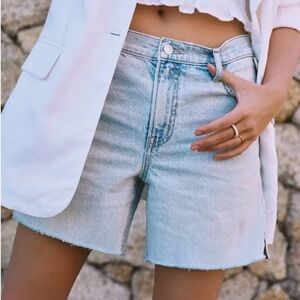 American Eagle Strigid 6” Relaxed Short - NWT